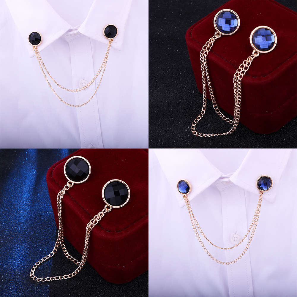 Broche de pérola com strass e corrente